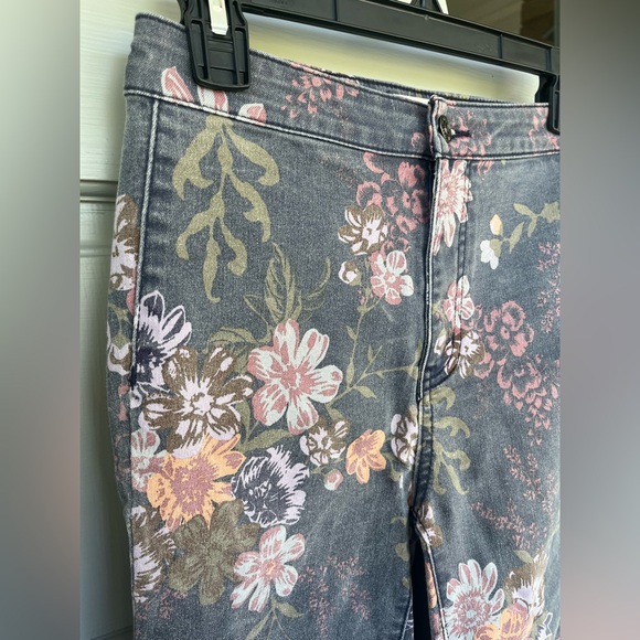 Free People We The Free Youthquake Purple Navy Floral Flare Jeans Cropped 27 - Picture 5 of 13